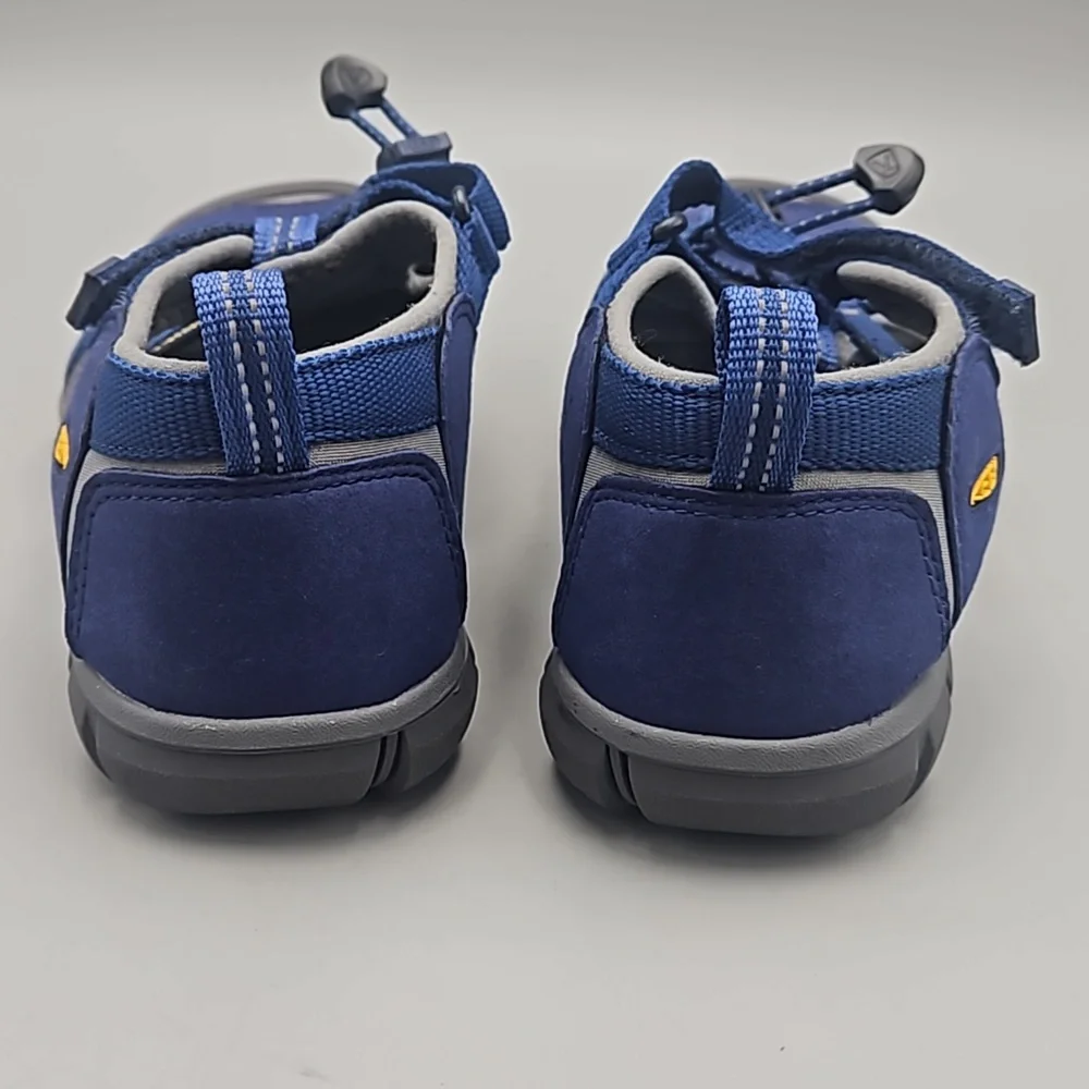 Keen Sandals Kid size 4 blue hiking sandals